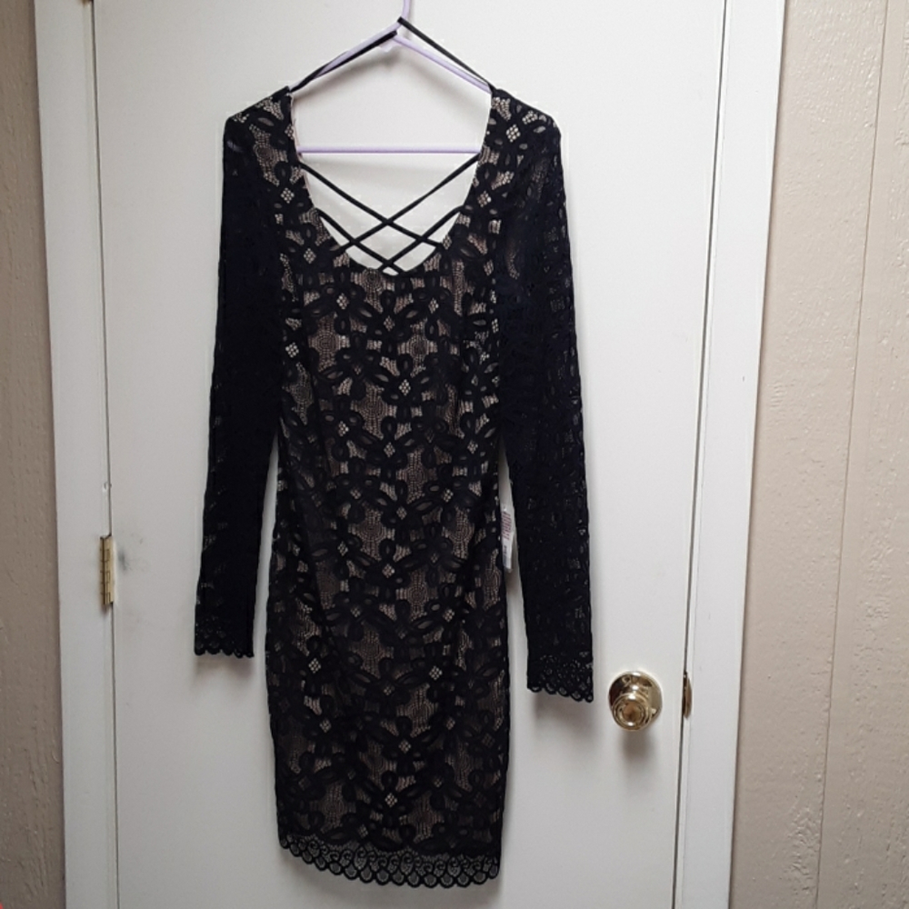 B. Darlin Navy/Nude Dress